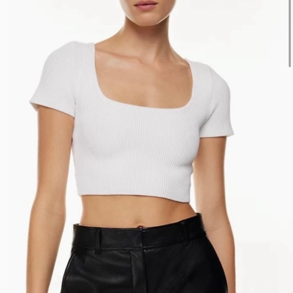 Aritzia babaton white ribbed crop top size medium